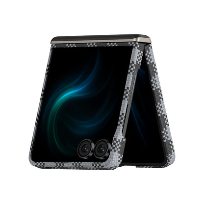 Galaxy Z Flip 7 Kılıf M-safe Şarj Özellikli Ekose Tasarımlı Benks ArmorAir ArmorVichy Kevlar Kapak Siyah