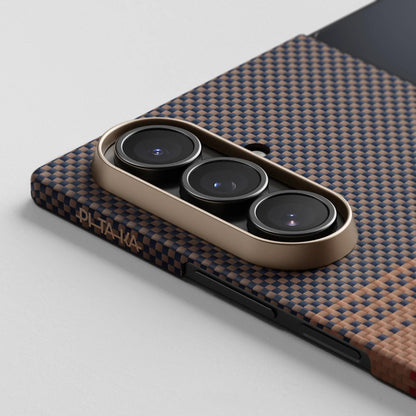 Galaxy Z Fold 7 Kılıf M-safe Şarj Özellikli Aramid Fiber Pitaka Tactile Woven Sunset-Moonrise Serisi Kapak Kahverengi