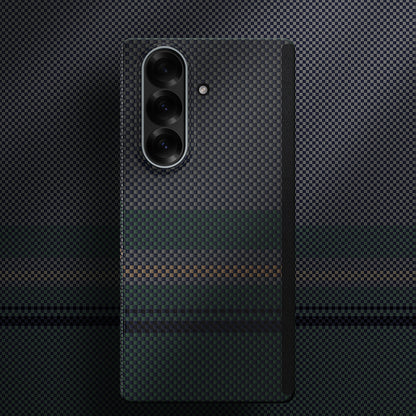 Galaxy Z Fold 7 Kılıf M-safe Şarj Özellikli Karbon Fiber Tasarımlı Benks Aurora ArmorAir Kevlar Kapak Yeşil