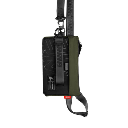 Skinarma Clutch Jager Boyun Askı Kayışlı Çapraz Vücut Çantası Yeşil