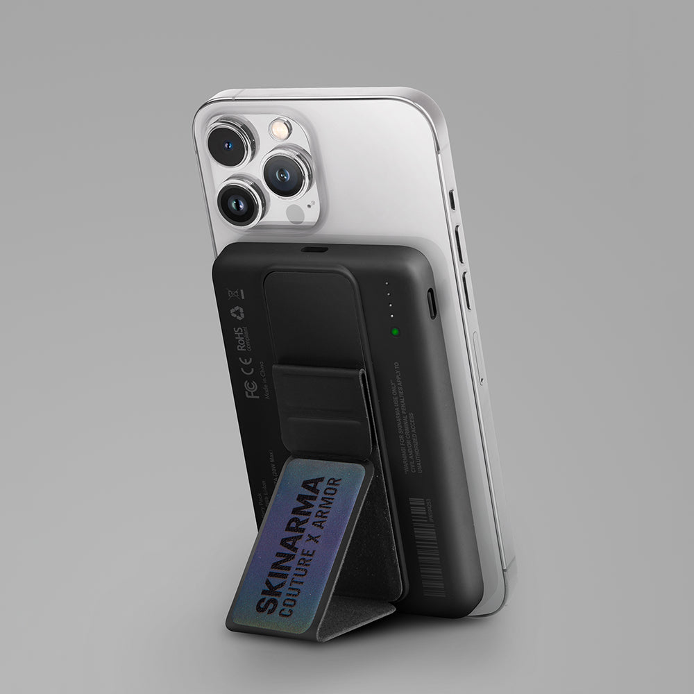 SkinArma Kira Kobai Holografik Tasarımlı Standlı Wireless ve PD Hızlı Şarj Özellikli Powerbank 15W 5000mAh Gümüş