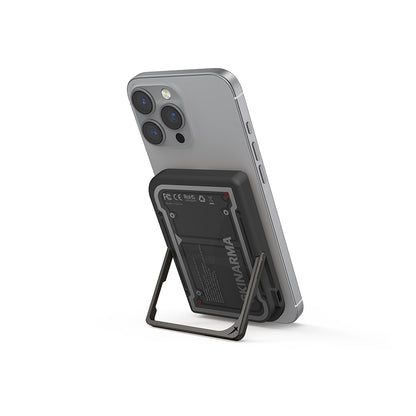 Skinarma Nexus Mecha Kablosuz ve PD Hızlı Şarj Özellikli Metal Standlı Taşınabilir Powerbank 20W 5000mAh Gold