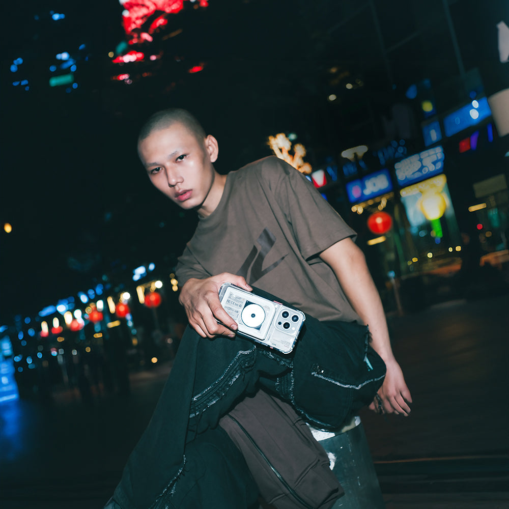 Skinarma Nexus Nova Kablosuz ve PD Hızlı Şarj Özellikli Standlı Taşınabilir Powerbank 20W 5000mAh Açık Gri