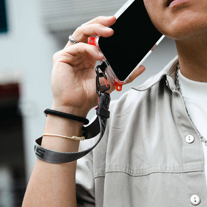 SkinArma Scout Serisi Logolu Telefon Bilek Askı Kayışı Gri