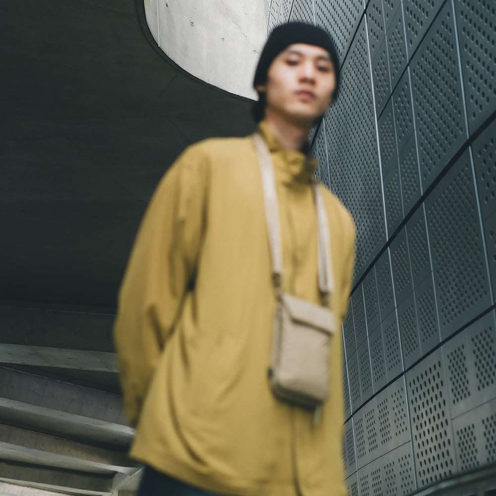 Skinarma Sling Pouch Juno Cross-Hatch Desenli Naylon Scout Boyun Askı Kayışlı Çapraz Vücut Çantası Turuncu