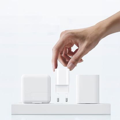 Wiwu Wi-G017 Cube Serisi Type-C PD & USB-A GaN Tech PD Hızlı Şarj Özellikli Mini Şarj Başlığı 33W Beyaz