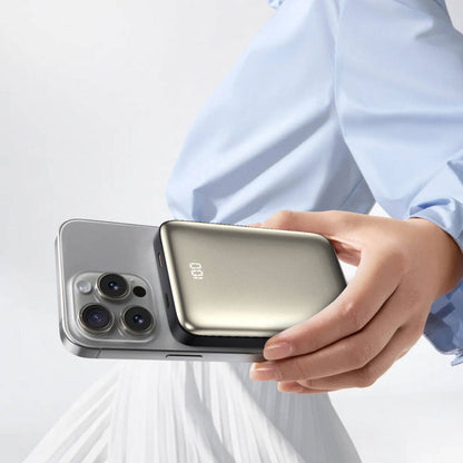 Wiwu Wi-P018 Elite Serisi Led Ekranlı M-safe Powerbank Wireless 15W 10000mAh Beyaz