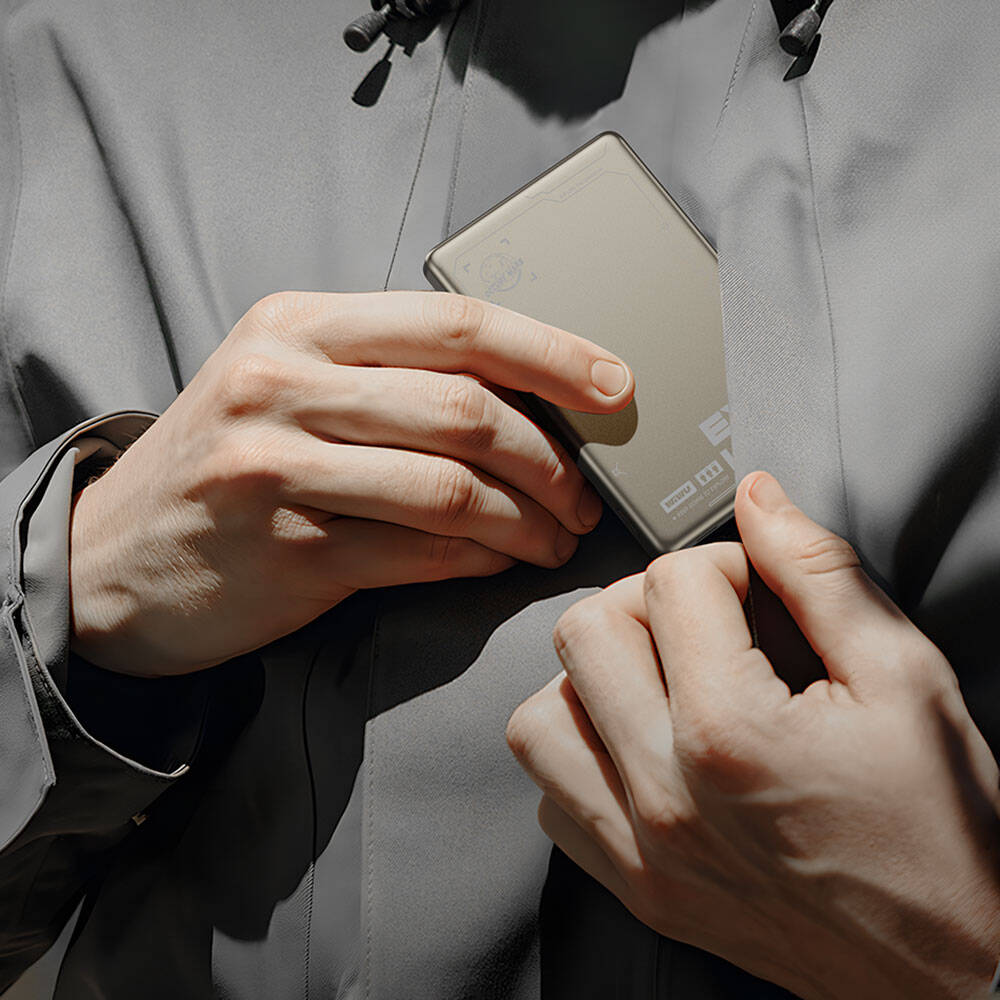 Wiwu Wi-P020 Ultra-Thin Explore Serisi Led Göstergeli Wireless M-safe Powerbank 15W 10000mAh Titanyum-Gold