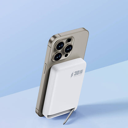 Wiwu Wi-P031 Qi2 Şarj Teknolojili LED Işık Göstergeli Standlı 30W Taşınabilir M-safe Wireless Powerbank 10.000mAh Beyaz