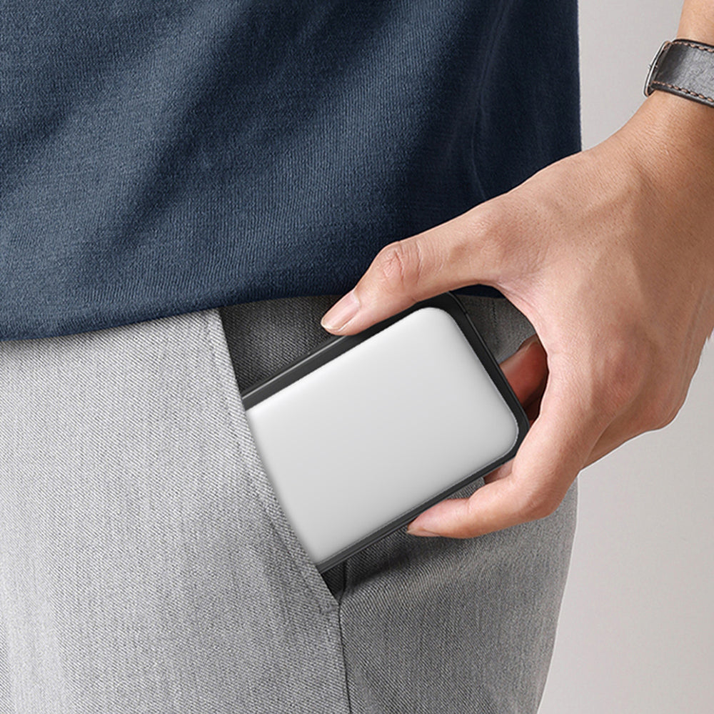 Wiwu Wi-P037 Qi Şarj Teknolojili LED Işık Göstergeli M-safe Kablosuz Powerbank 5000mAh 15W Beyaz