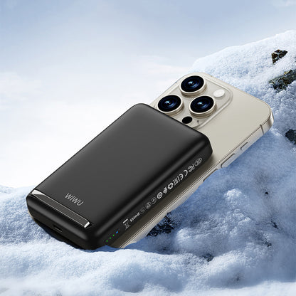 Wiwu Wi-P043 LED Işık Göstergeli Standlı Taşınabilir M-safe Wireless Powerbank 10.000mAh 15W Beyaz